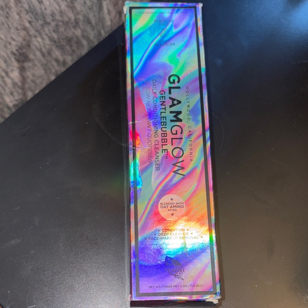 GLAMGLOW GentleBubble Cleanser - Iridescent Packaging